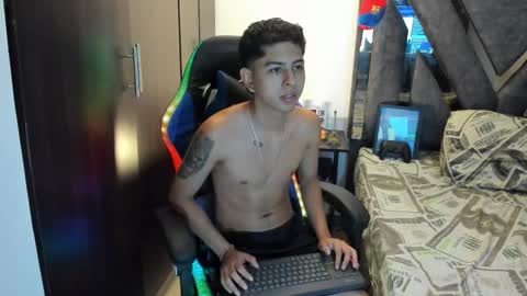 Snapshot of gomez_c_ chatting on 02/23/26, 06:11 gomez_c_ online show from 02/23/26, 06:11