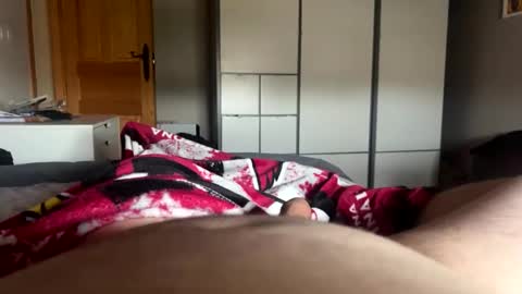 Snapshot of gonce2000 chatting on 10/15/25, 08:36 Gonce online show from 10/15/25, 08:36