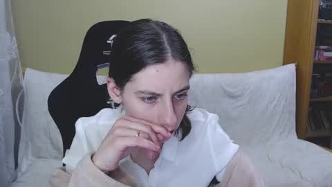 Elizabeth Effie online show from 03/09/25, 06:32