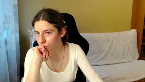 Elizabeth Effie online show from 06/08/26, 04:18