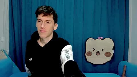 Snapshot of goodboyluca chatting on 04/15/26, 03:30 Luca online show from 04/15/26, 03:30