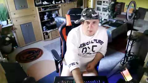 google5001 online show from 10/02/25, 03:41