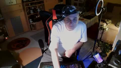 google5001 online show from 11/16/25, 06:52