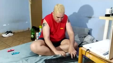 Snapshot of gorak32 chatting on 06/11/26, 10:08 GoraK online show from 06/11/26, 10:08