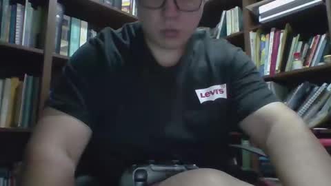 Snapshot of gorditosumiso420 chatting on 12/22/25, 03:25 gorditosumiso420 online show from 12/22/25, 03:25