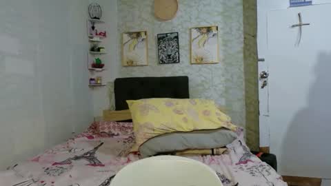 geneviev online show from 04/07/26, 04:51