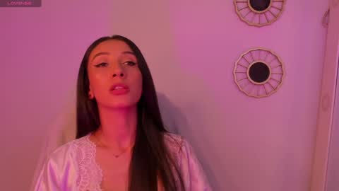 Rose  online show from 12/28/24, 08:05