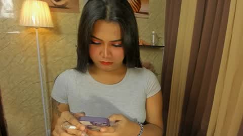 Snapshot of gorgeous_dark_luna chatting on 07/12/26, 05:15 RIANA online show from 07/12/26, 05:15