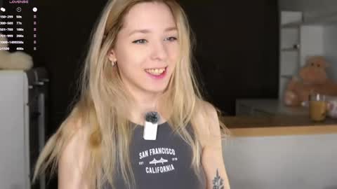 Luna online show from 04/06/26, 01:25