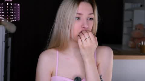 Luna online show from 04/07/26, 01:39