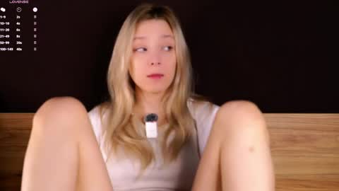 Luna online show from 04/09/26, 01:27