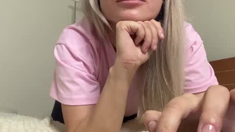 Victoria online show from 06/25/26, 05:39