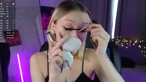 Snapshot of goth__tv chatting on 10/24/25, 12:34 Violeta online show from 10/24/25, 12:34