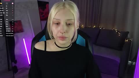 Snapshot of goth__tv chatting on 10/30/25, 08:49 Violeta online show from 10/30/25, 08:49