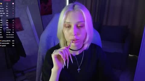 Snapshot of goth__tv chatting on 11/11/25, 09:42 Violeta online show from 11/11/25, 09:42