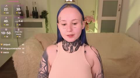Snapshot of goth_babydoll chatting on 01/05/25, 04:59 Benny online show from 01/05/25, 04:59