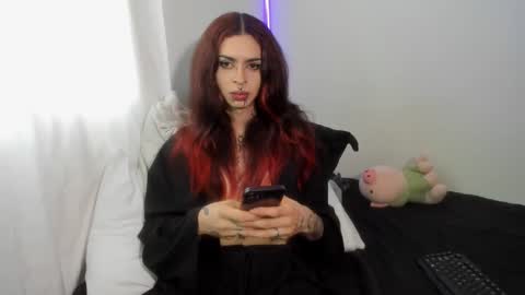 Snapshot of goth_ru chatting on 12/31/24, 08:12 Russ online show from 12/31/24, 08:12