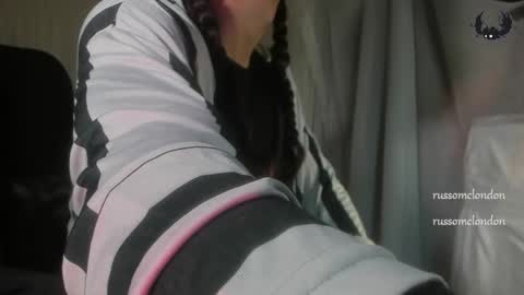 Snapshot of goth_ru chatting on 03/28/26, 12:05 Russ online show from 03/28/26, 12:05