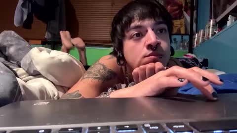 Snapshot of gothboitoy chatting on 12/31/24, 09:21 Gothboitoy online show from 12/31/24, 09:21