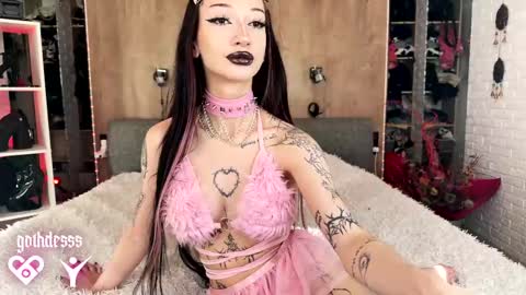    online show from 04/11/26, 04:39