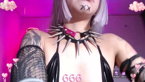 Snapshot of gothicute chatting on 02/19/26, 05:58 online show from 02/19/26, 05:58