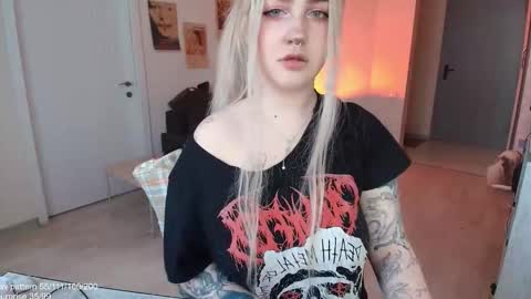 traumfrau Kira angel face devil eyes I SELL A LOT VIDEO IN GALLERY online show from 03/23/26, 01:26
