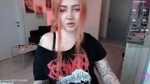 Snapshot of gothkittys chatting on 04/29/26, 12:20 traumfrau Kira angel face devil eyes I SELL A LOT VIDEO IN GALLERY online show from 04/29/26, 12:20