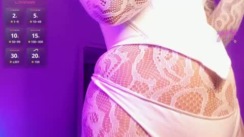 Violet online show from 06/17/26, 02:14