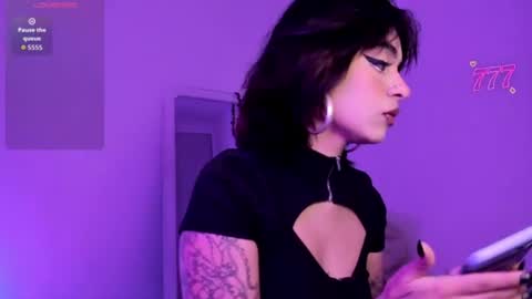 Violet online show from 06/18/26, 01:39