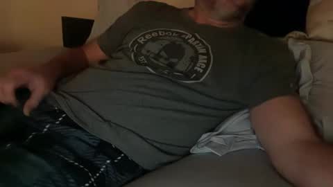 Snapshot of gqimage chatting on 02/15/25, 06:12 GQImage online show from 02/15/25, 06:12