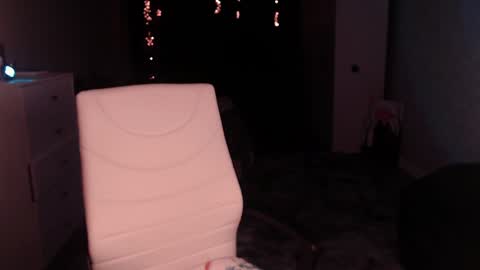 Snapshot of grace_crystal chatting on 01/30/25, 12:18 Grace online show from 01/30/25, 12:18