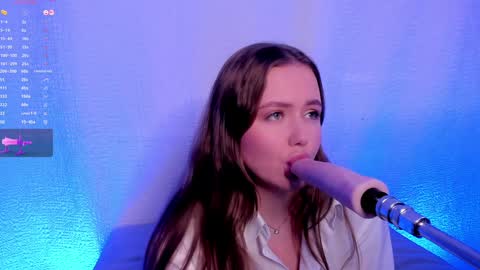 Snapshot of graceholly chatting on 01/10/25, 06:20 Hi call me Leia make me scream from 111155222333666999 online show from 01/10/25, 06:20