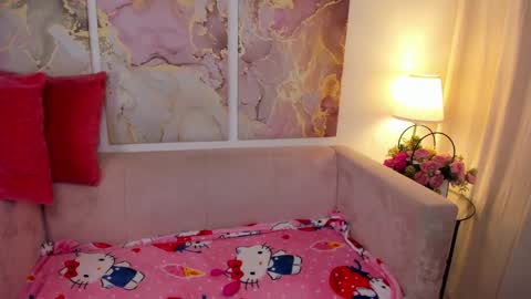 Snapshot of gracieave chatting on 11/10/25, 01:48 gracieave online show from 11/10/25, 01:48