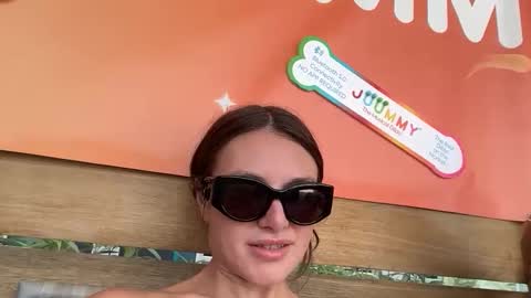 Gracie Smith online show from 04/22/26, 05:58