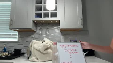 Gracie Smith online show from 06/19/26, 06:34