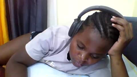 Snapshot of grannylover_ chatting on 11/06/25, 05:19 grannylover_ online show from 11/06/25, 05:19