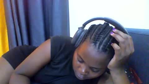 Snapshot of grannylover_ chatting on 11/13/25, 05:28 grannylover_ online show from 11/13/25, 05:28