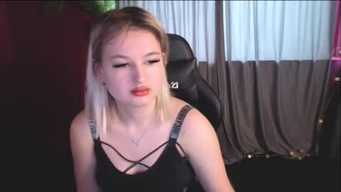 Snapshot of grase_neon chatting on 02/15/26, 08:35 grase_neon online show from 02/15/26, 08:35