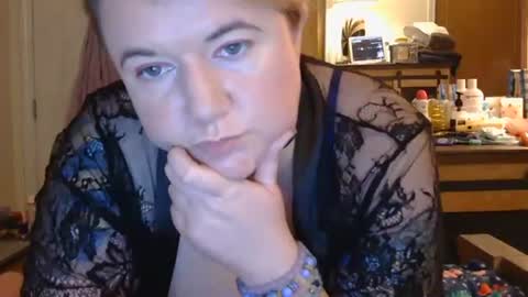 Snapshot of grateful42day chatting on 12/21/25, 09:27 grateful42day online show from 12/21/25, 09:27