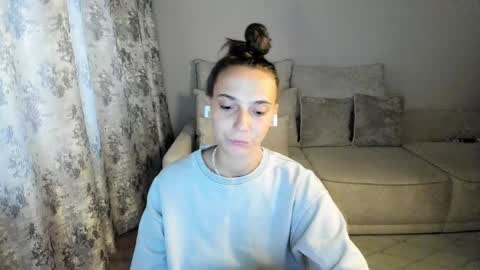 Anna online show from 04/10/26, 12:32