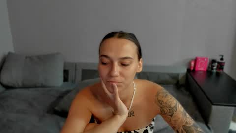 Anna online show from 04/28/26, 02:27