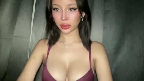 Snapshot of greatpretenderxxx chatting on 12/14/25, 06:12 Marie Pelie online show from 12/14/25, 06:12