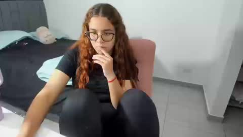 GreciaRuiz online show from 10/15/25, 12:11