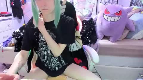 GreenEyedLovexo online show from 11/22/25, 09:58