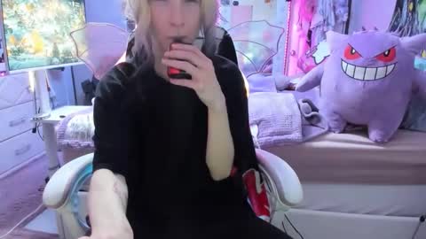 GreenEyedLovexo online show from 12/17/25, 03:51