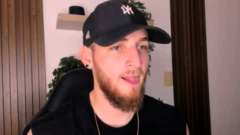 Juan online show from 12/19/25, 03:02