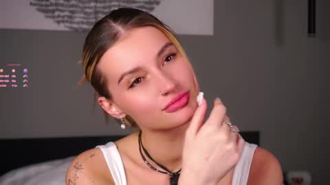 Kelly online show from 11/17/25, 01:06