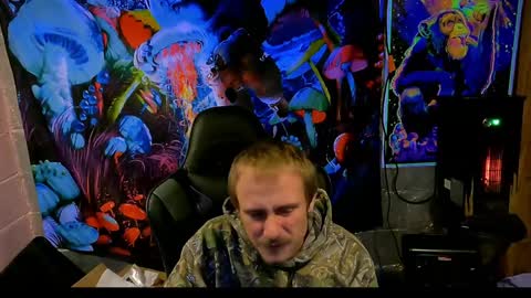 Snapshot of greenlungs8195 chatting on 12/13/24, 06:42 Greenlungs8195 online show from 12/13/24, 06:42