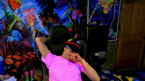 Snapshot of greenlungs8195 chatting on 02/08/25, 12:17 Greenlungs8195 online show from 02/08/25, 12:17