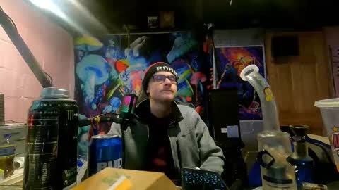 Snapshot of greenlungs8195 chatting on 02/26/25, 05:31 Greenlungs8195 online show from 02/26/25, 05:31